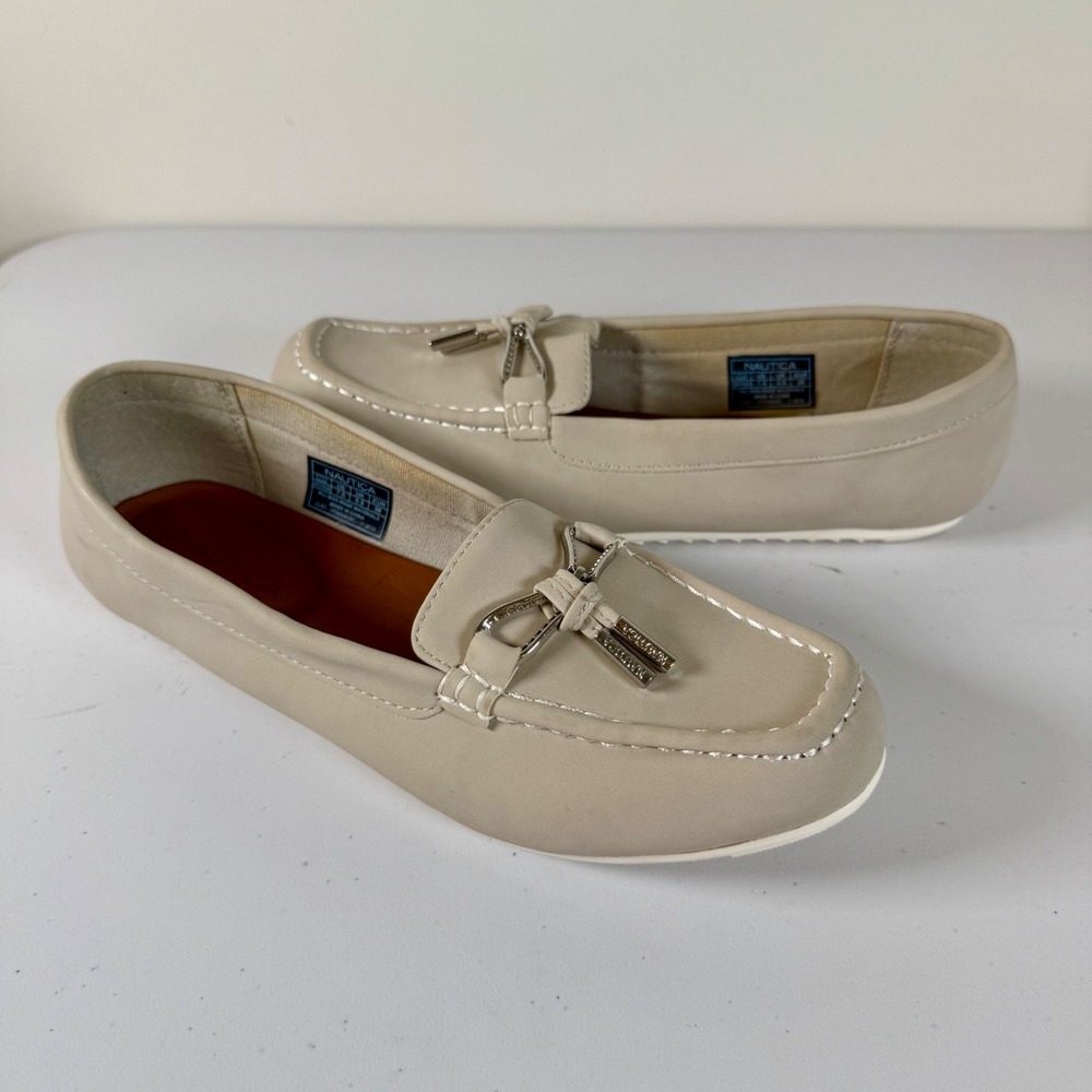 Nautica Aryann Loafer Flats Slip On Size 7.5 Beige Tassel Bow Nautical Preppy